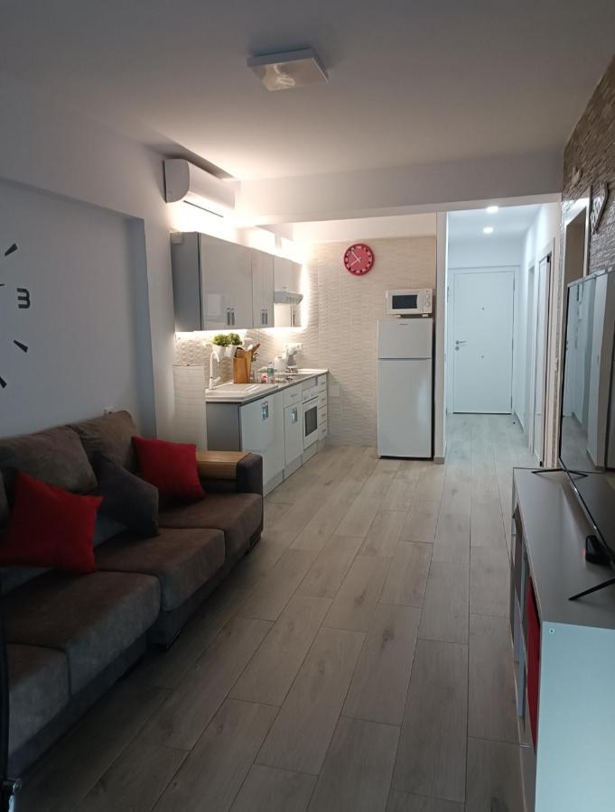 Apartamento Primera Linea De Playa Torremolinos Dış mekan fotoğraf