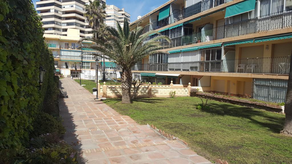Apartamento Primera Linea De Playa Torremolinos Dış mekan fotoğraf