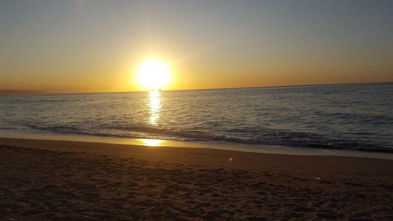 Apartamento Primera Linea De Playa Torremolinos Dış mekan fotoğraf