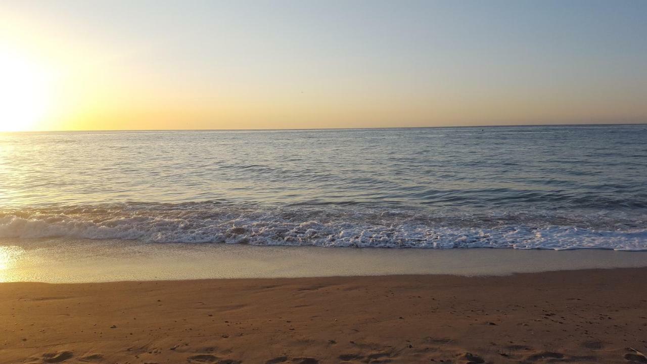 Apartamento Primera Linea De Playa Torremolinos Dış mekan fotoğraf